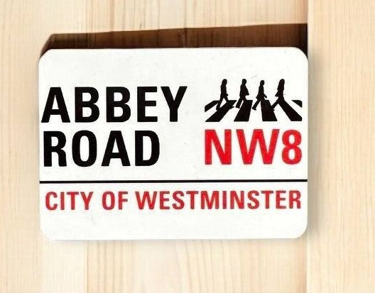 London-Themed Wooden Metal Magnet - Perfect Gift and Stylish Fridge Decor