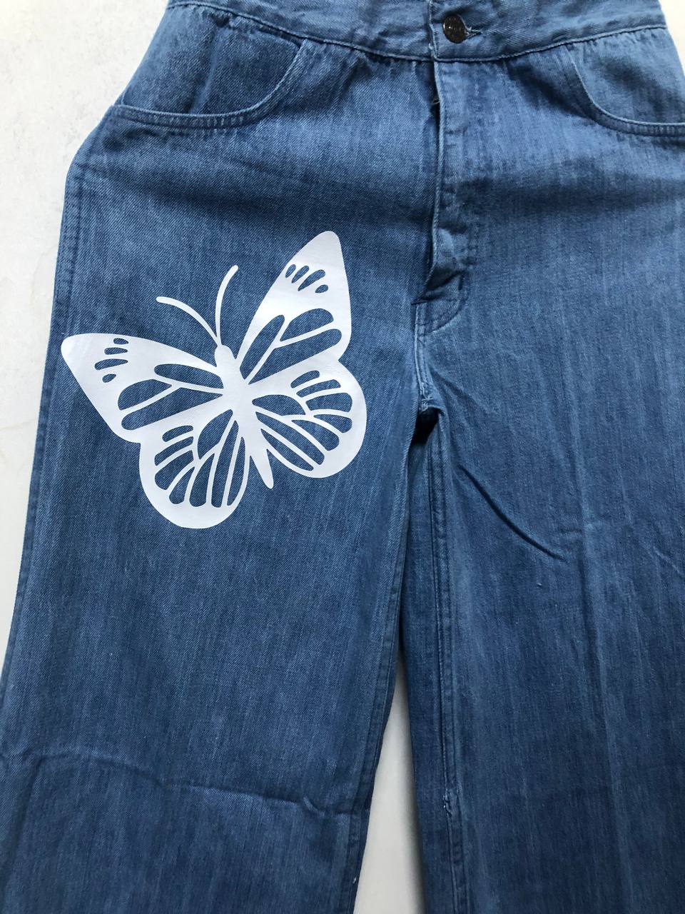 Customized Wide-Leg Denim Jeans with Butterfly and Graffiti Print – Trendy, Artistic, and Comfortable